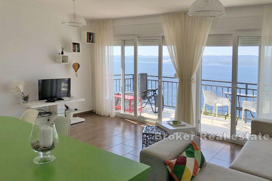 Semi-detached house in first row to the sea