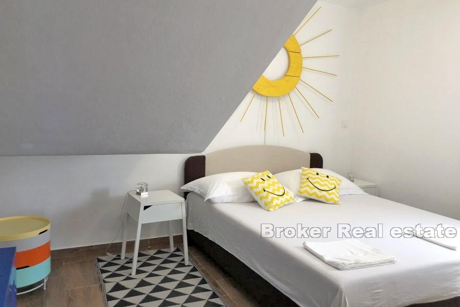 Semi-detached house in first row to the sea