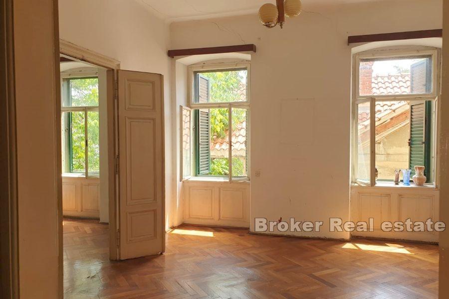 Two bedroom apartment in center of town