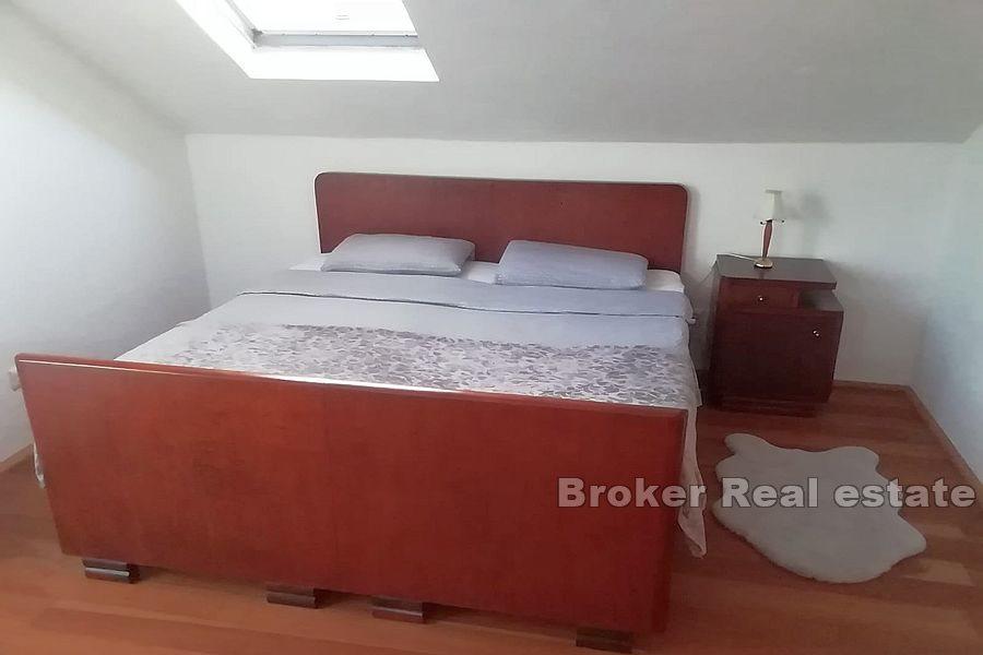 Dvoetažan apartman s pogledom na more