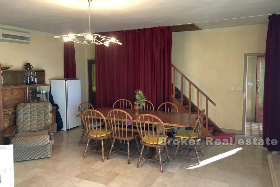 House first row to the sea