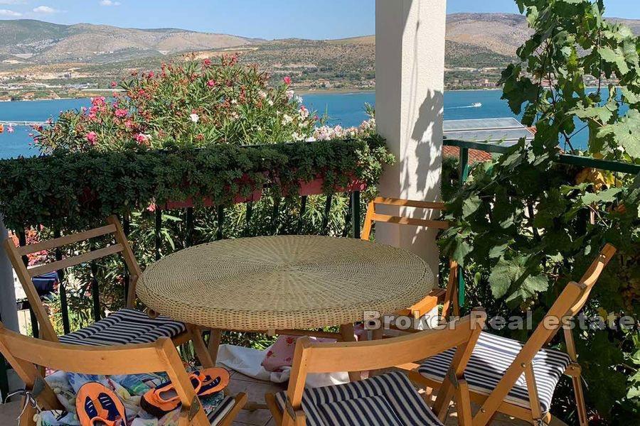 Immeuble avec vue sur la mer