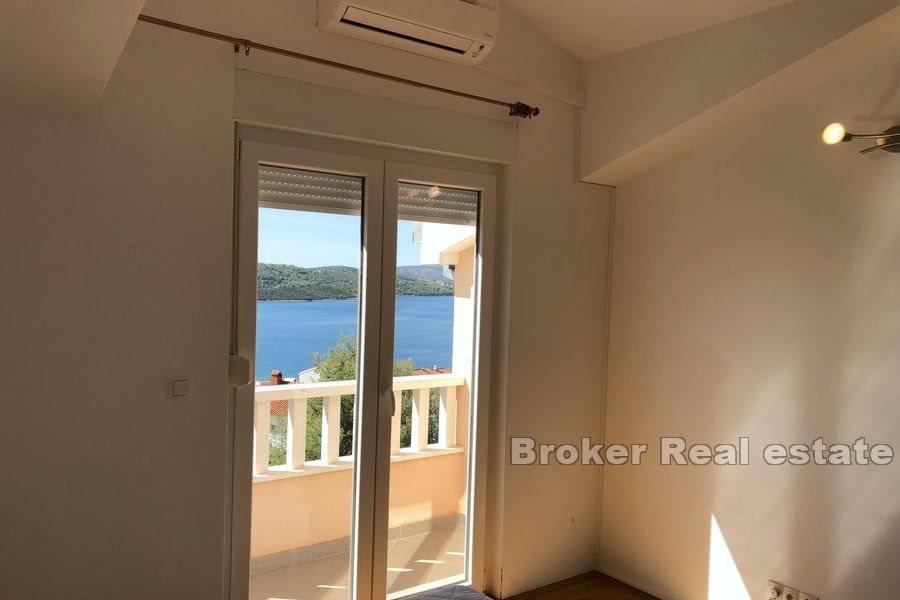 Apartmanska kuća s pogledom na more