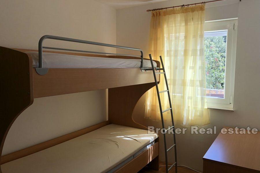 Apartmanska kuća s pogledom na more