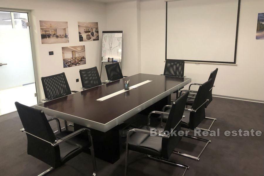 Espace bureau spacieux