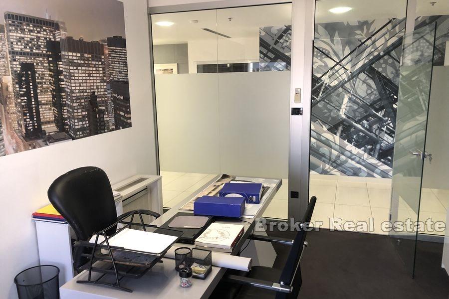 Espace bureau spacieux