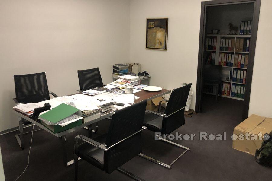 Espace bureau spacieux