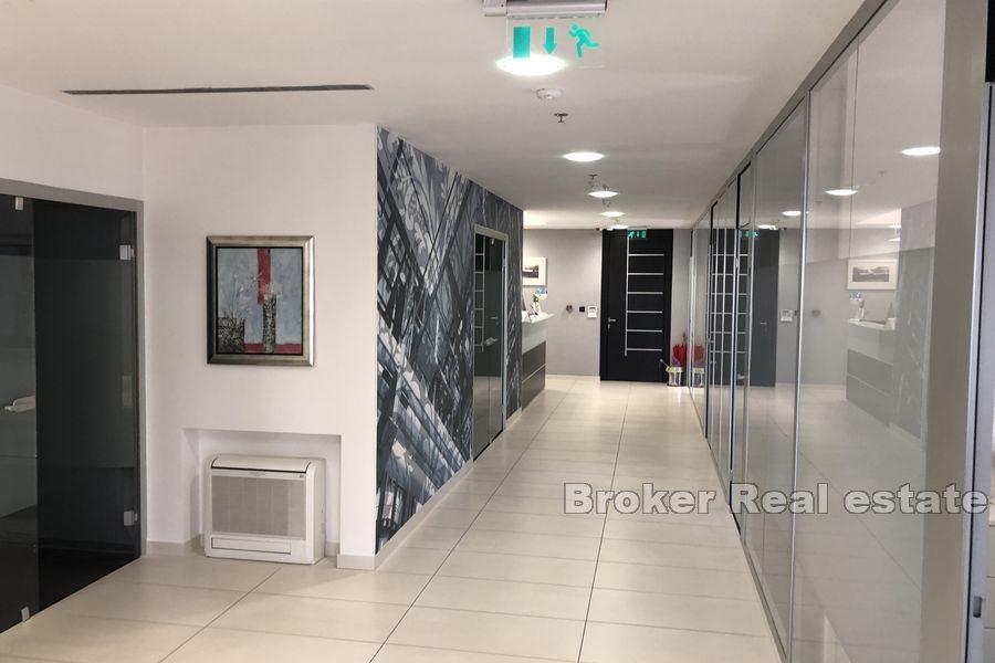 Espace bureau spacieux