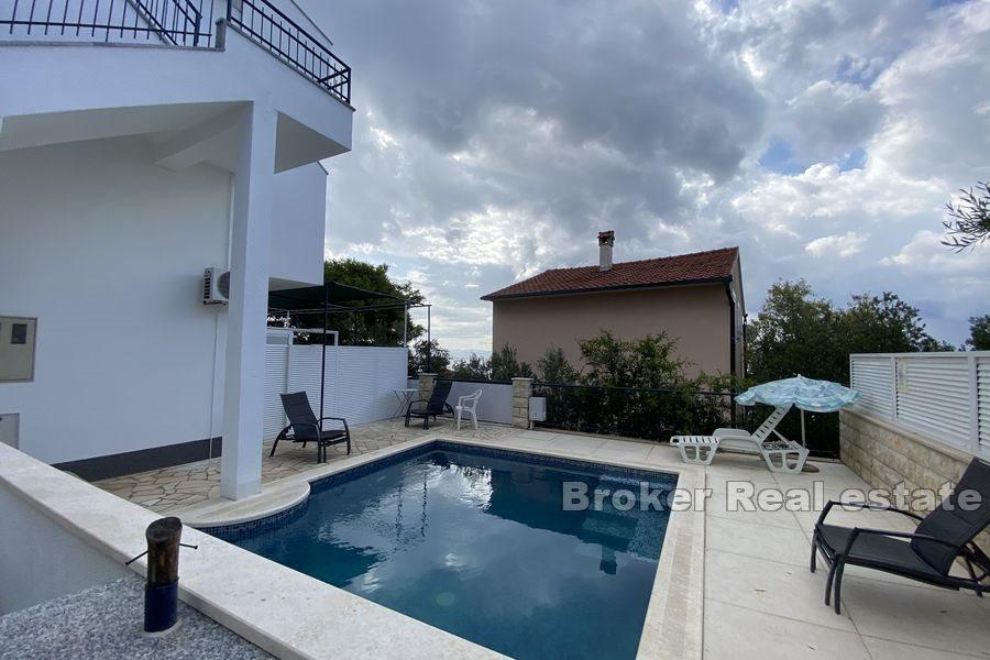 Spacious house with sea view