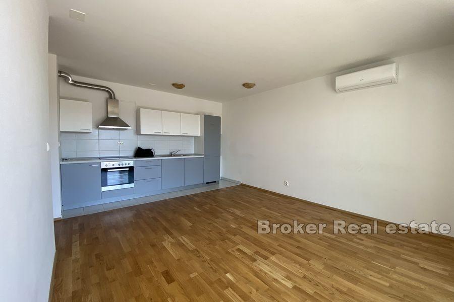 Kila, två sovrum lägenhet för längre hyra