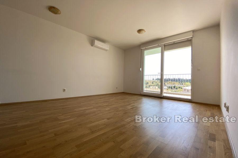 Kila, två sovrum lägenhet för längre hyra