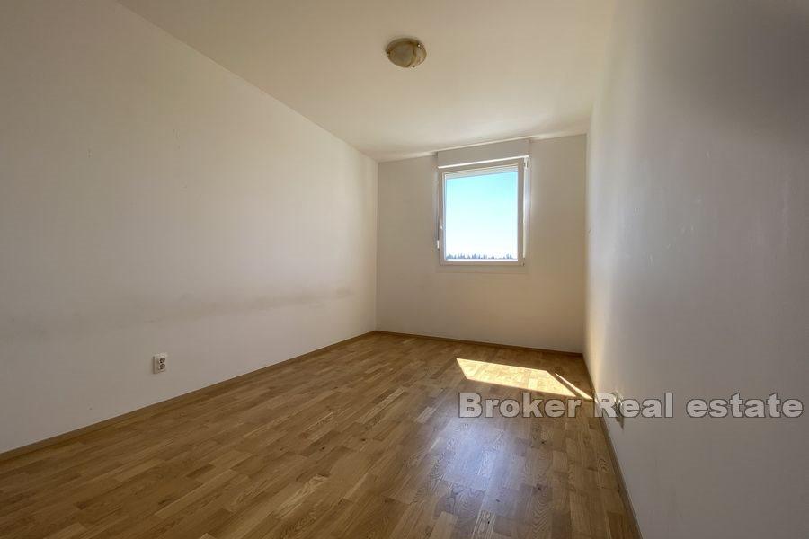 Kila, två sovrum lägenhet för längre hyra