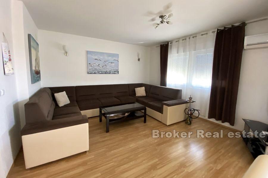 Haus mit Pool und Meerblick