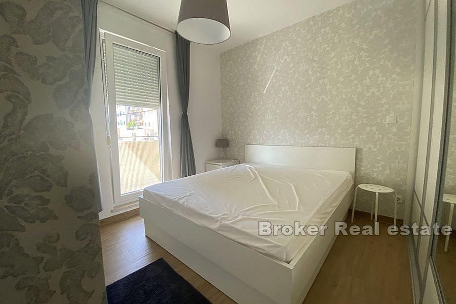 Žnjan, to roms leilighet med havutsikt