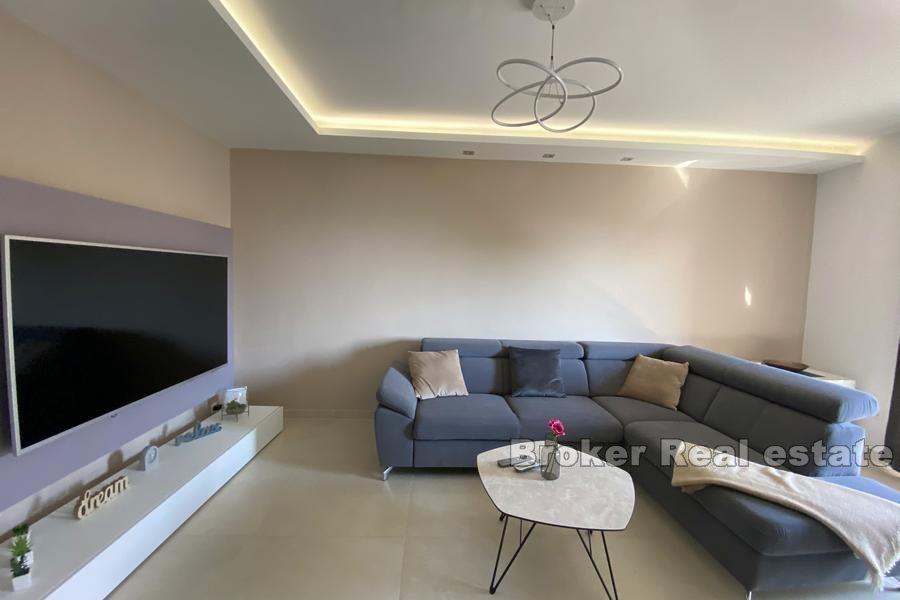 Spacious house with pool