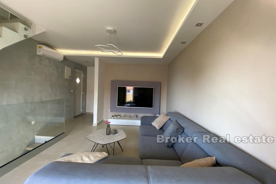 Spacious house with pool