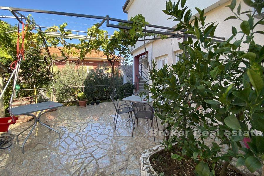 Belle maison avec cour proche centre