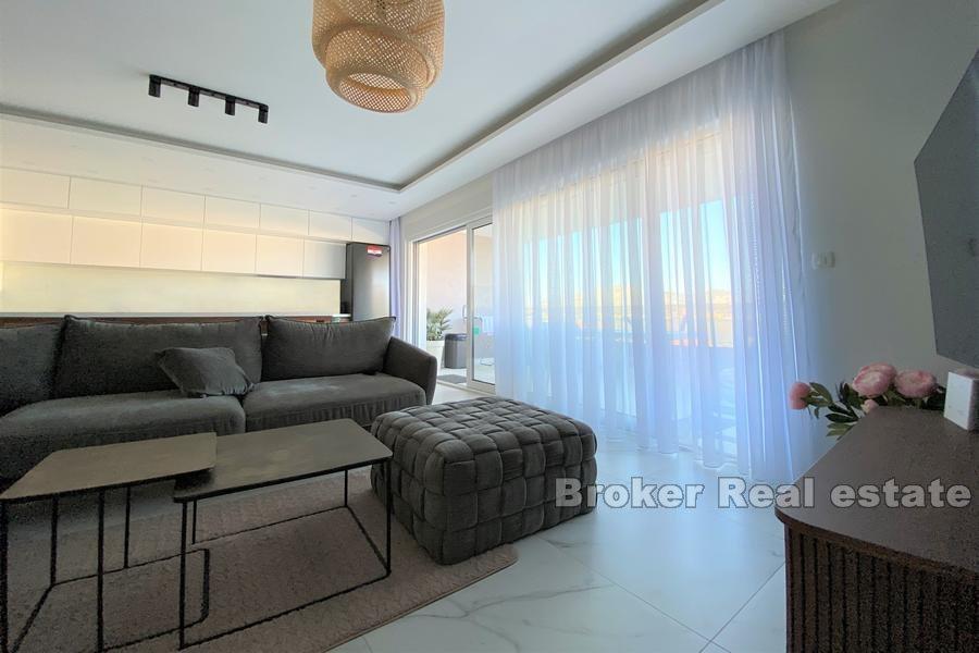 Luksusowy apartament z basenem i widokiem na morze
