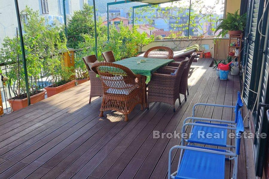 Center, luxury apartment with terrace