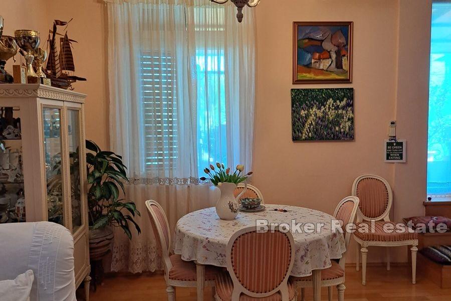 Center, luxury apartment with terrace