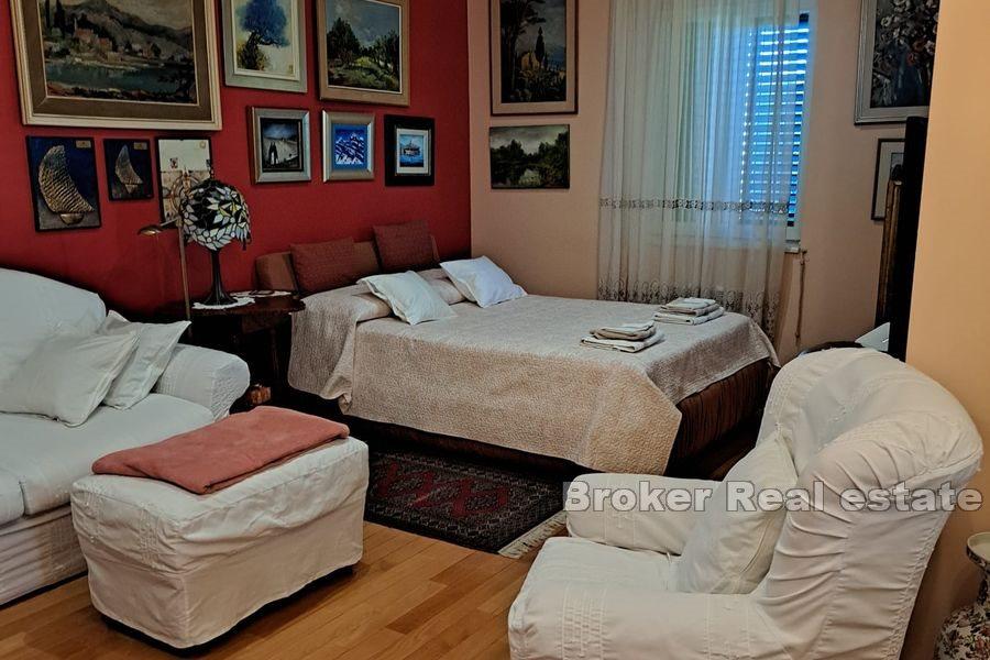 Center, luxury apartment with terrace