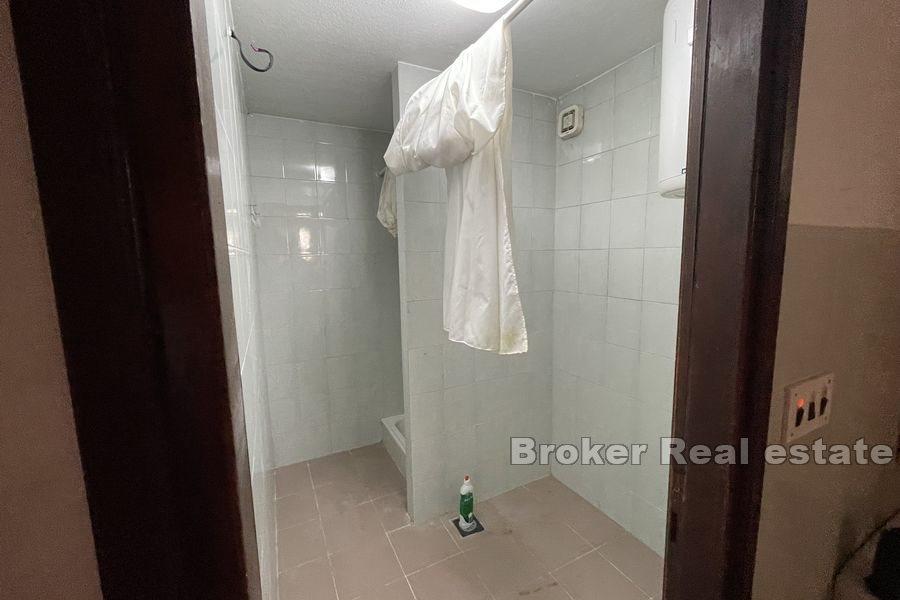 Espace commercial dans un endroit fréquent