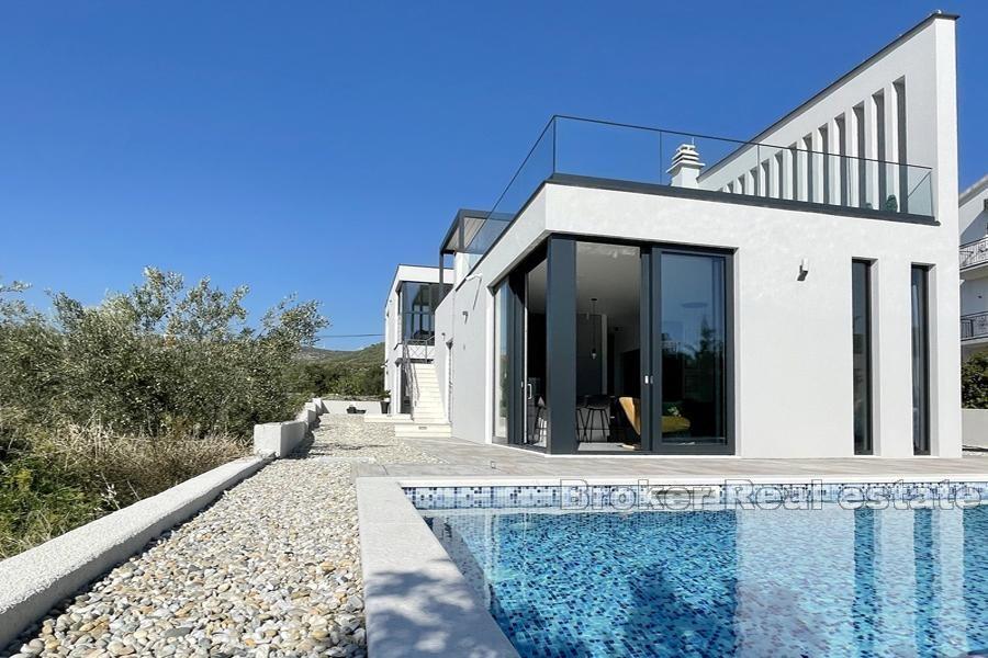 Moderní vila s bazénem