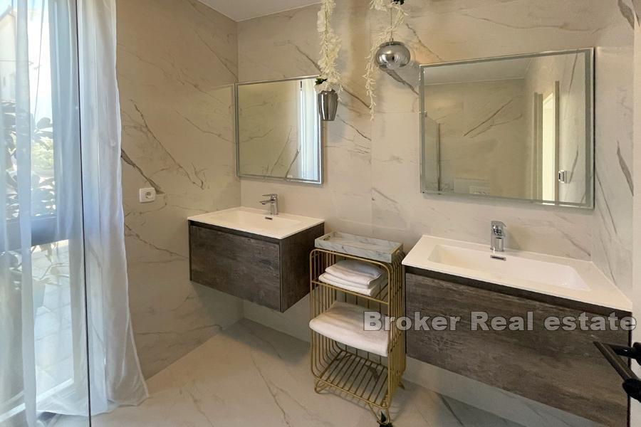 Moderní vila s bazénem