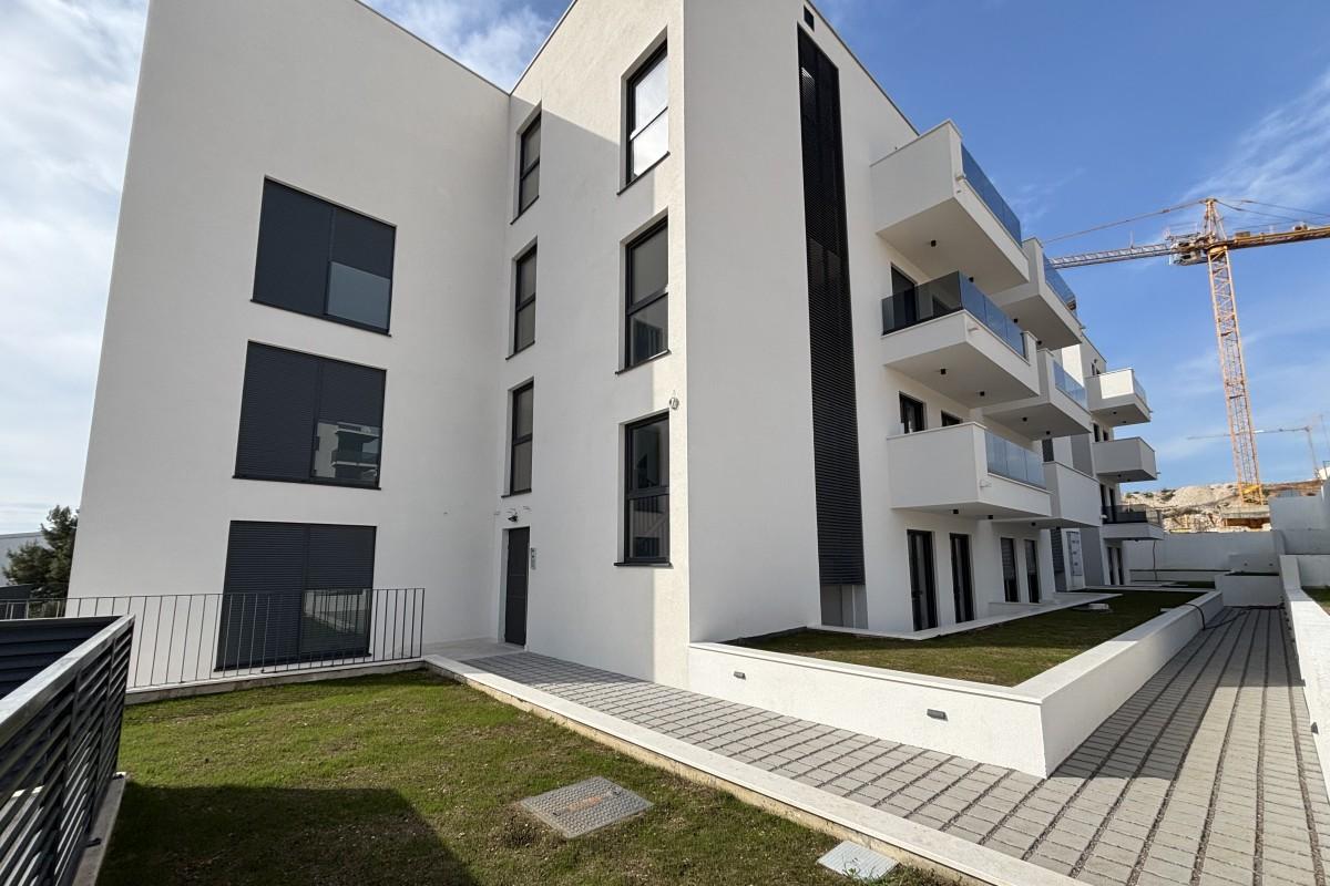 001-2035-124-Ciovo-apartments-under-construction-with-sea-view-sale