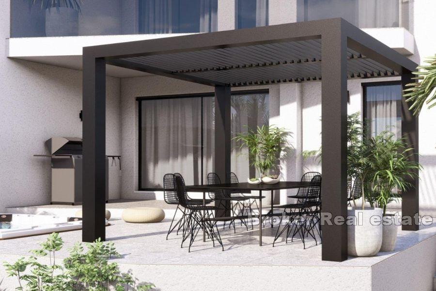 Luxury apartments in an exceptional location in the first row to the sea