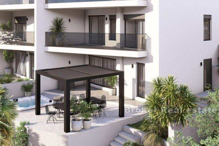Luxury apartments in an exceptional location in the first row to the sea