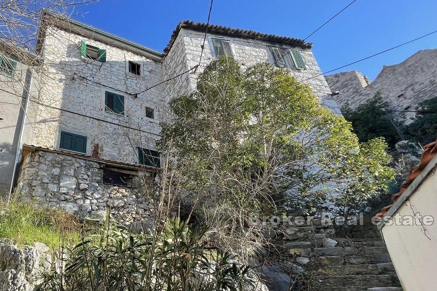 Stone house with sea view