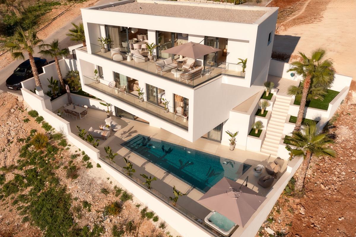 Luxury villa with sea view