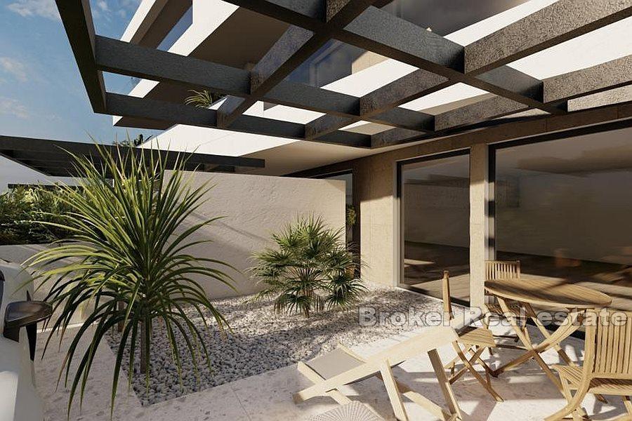 Apartments with a view of the sea and the courtyard