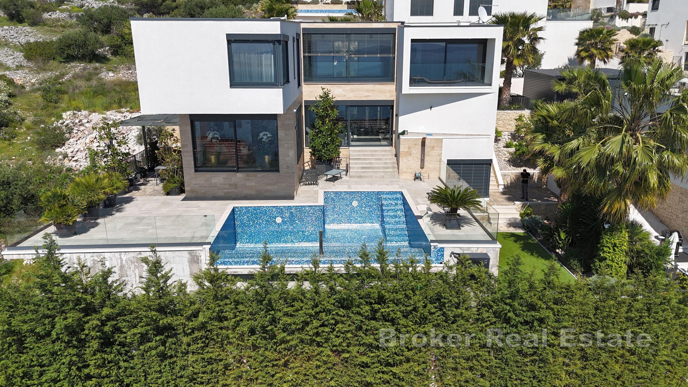 Villa di lusso con vista sul mare aperto