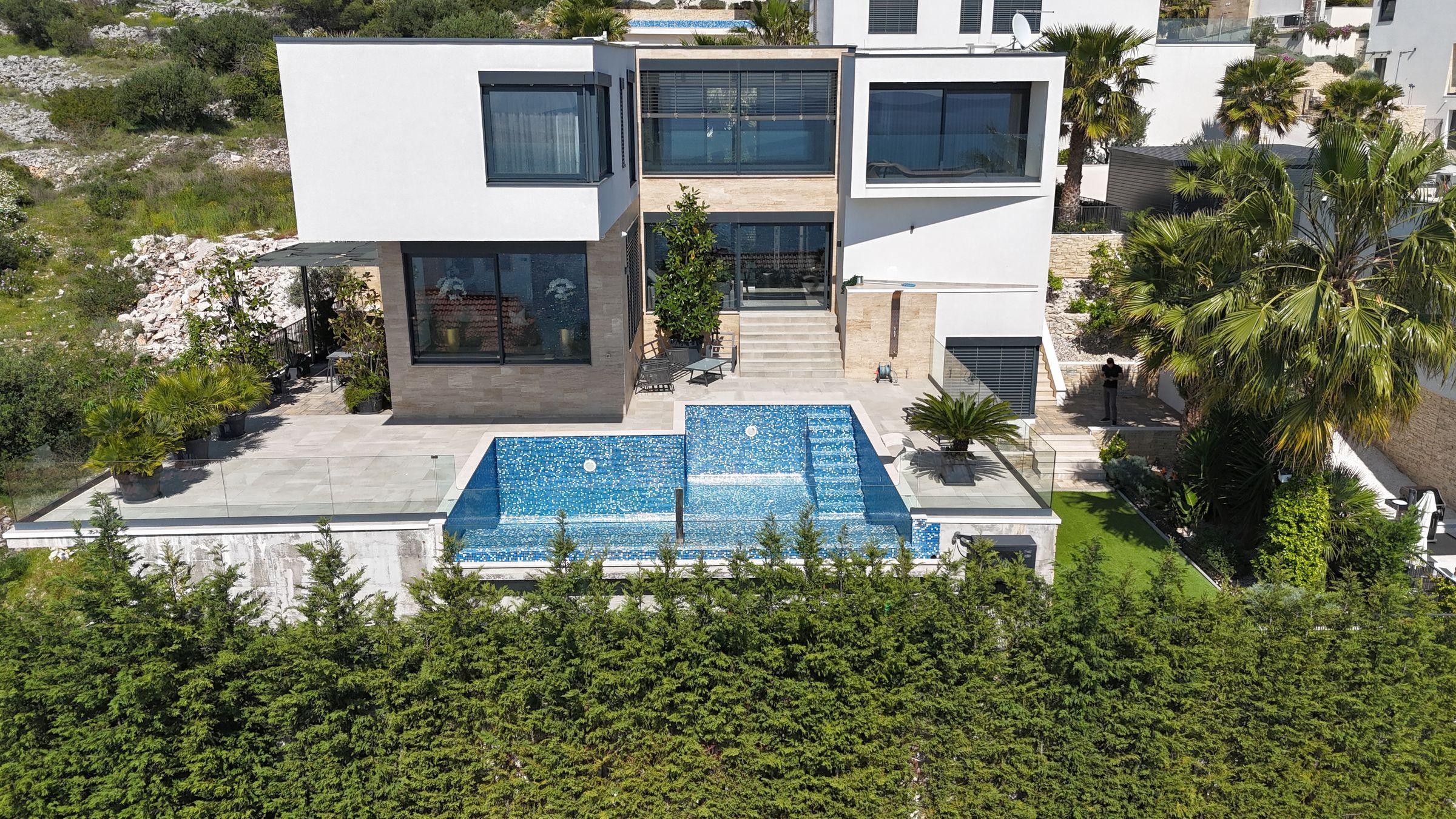 01-2035-148-Ciovo-Luxury-villa-with-an-open-sea-view-for-sale