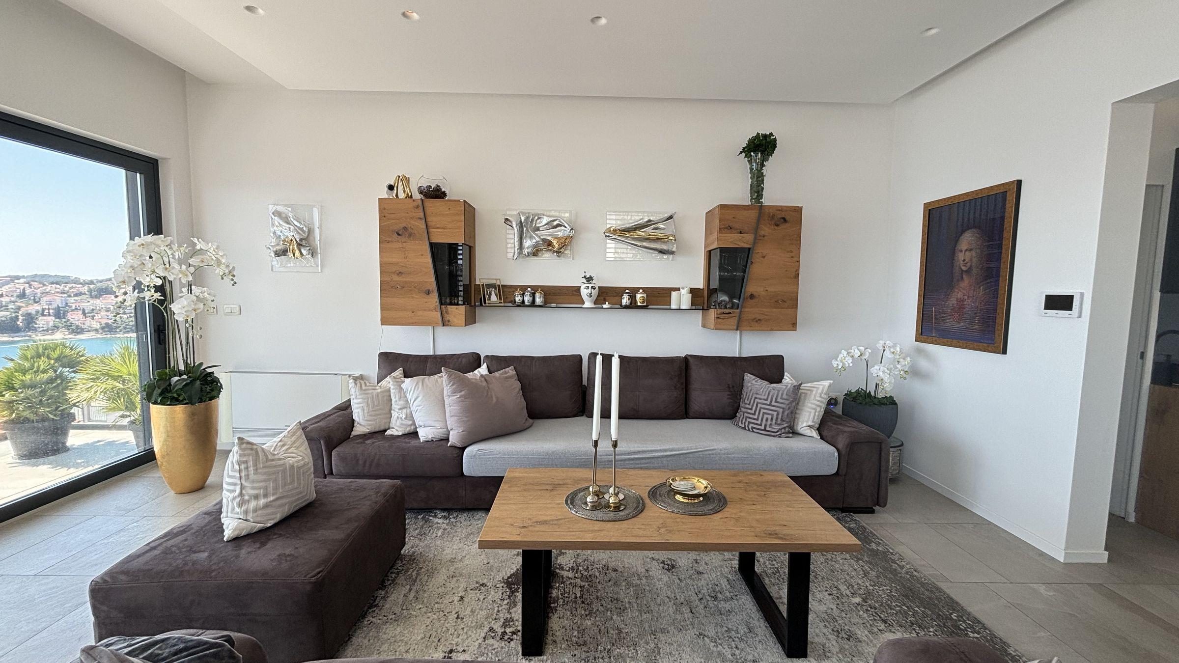 Lyxig villa med öppen havsutsikt