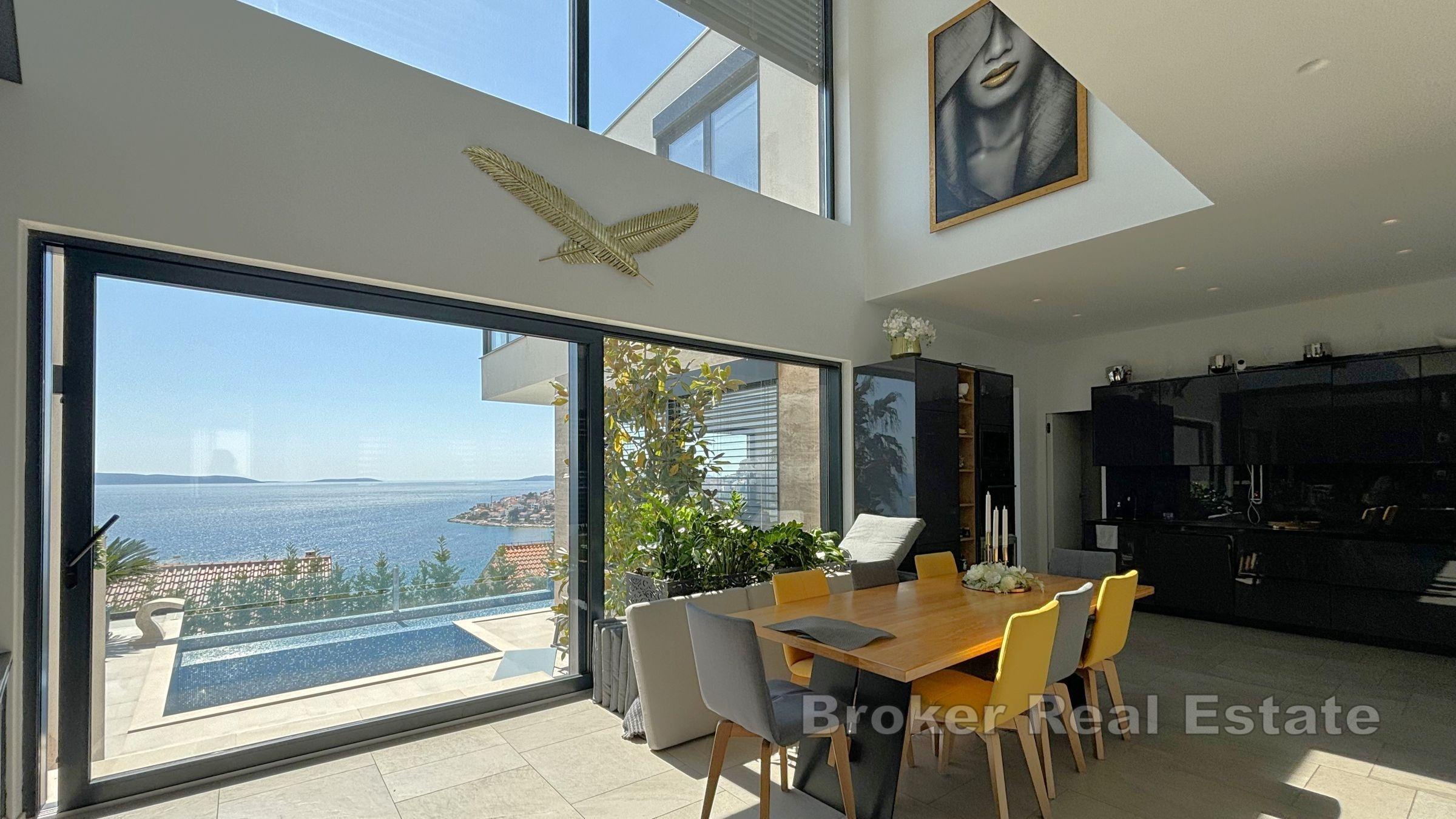 Villa di lusso con vista sul mare aperto