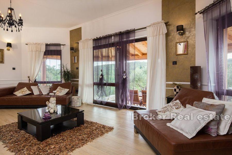 Moderne Villa mit Pool