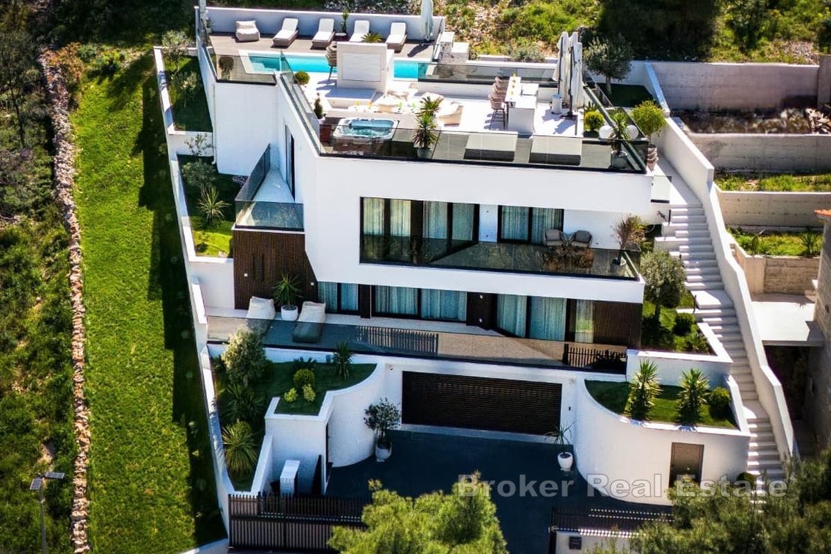 Luksuzna vila s panoramskim pogledom na more