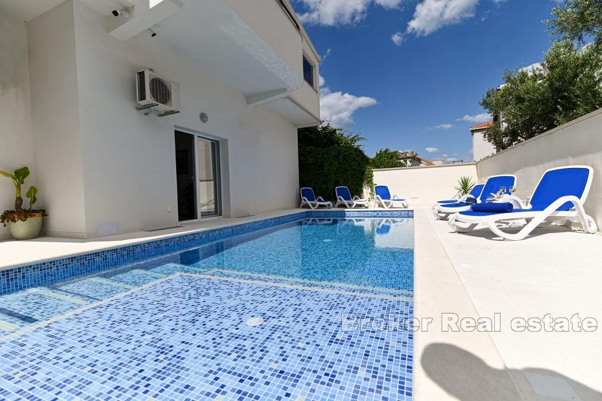 Třípokojový apartmán s bazénem