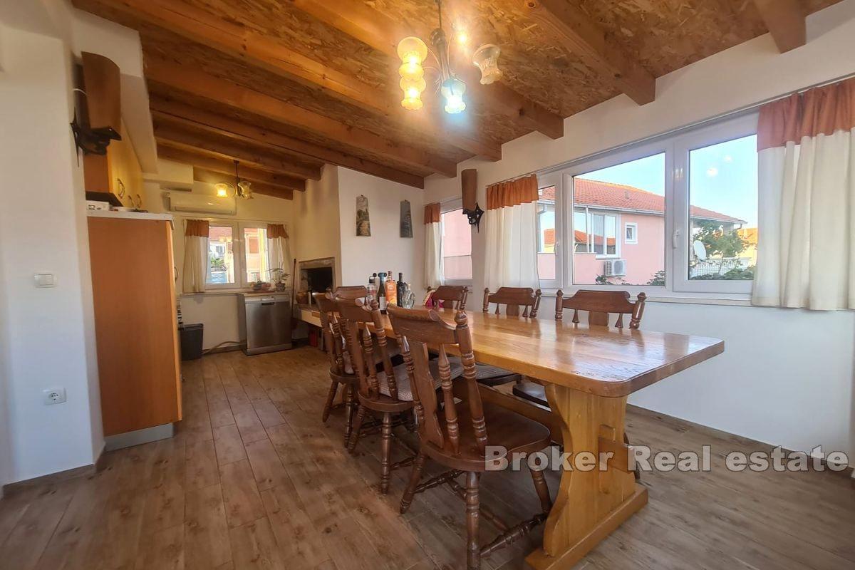 Przestronne mieszkanie z trzema sypialniami