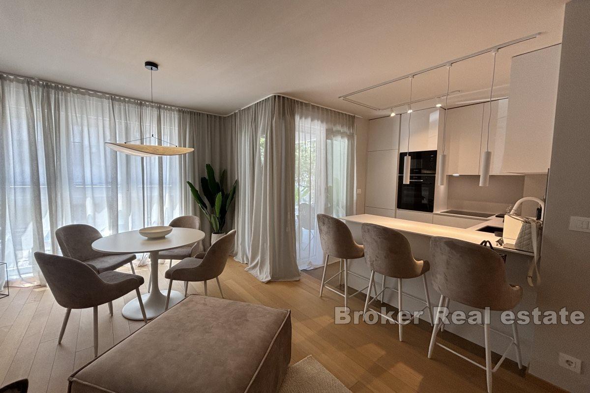 Luxurious three bedroom apartment (FIRST MOVE IN)