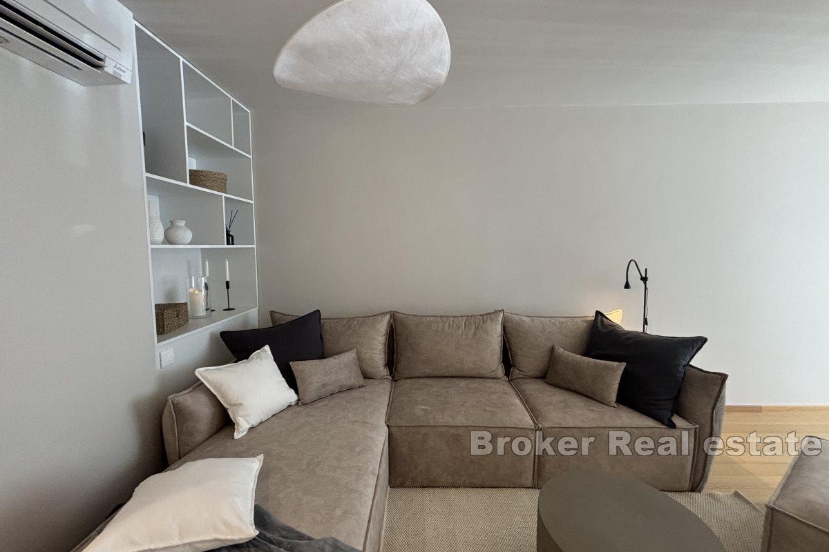 Luxurious three bedroom apartment (FIRST MOVE IN)