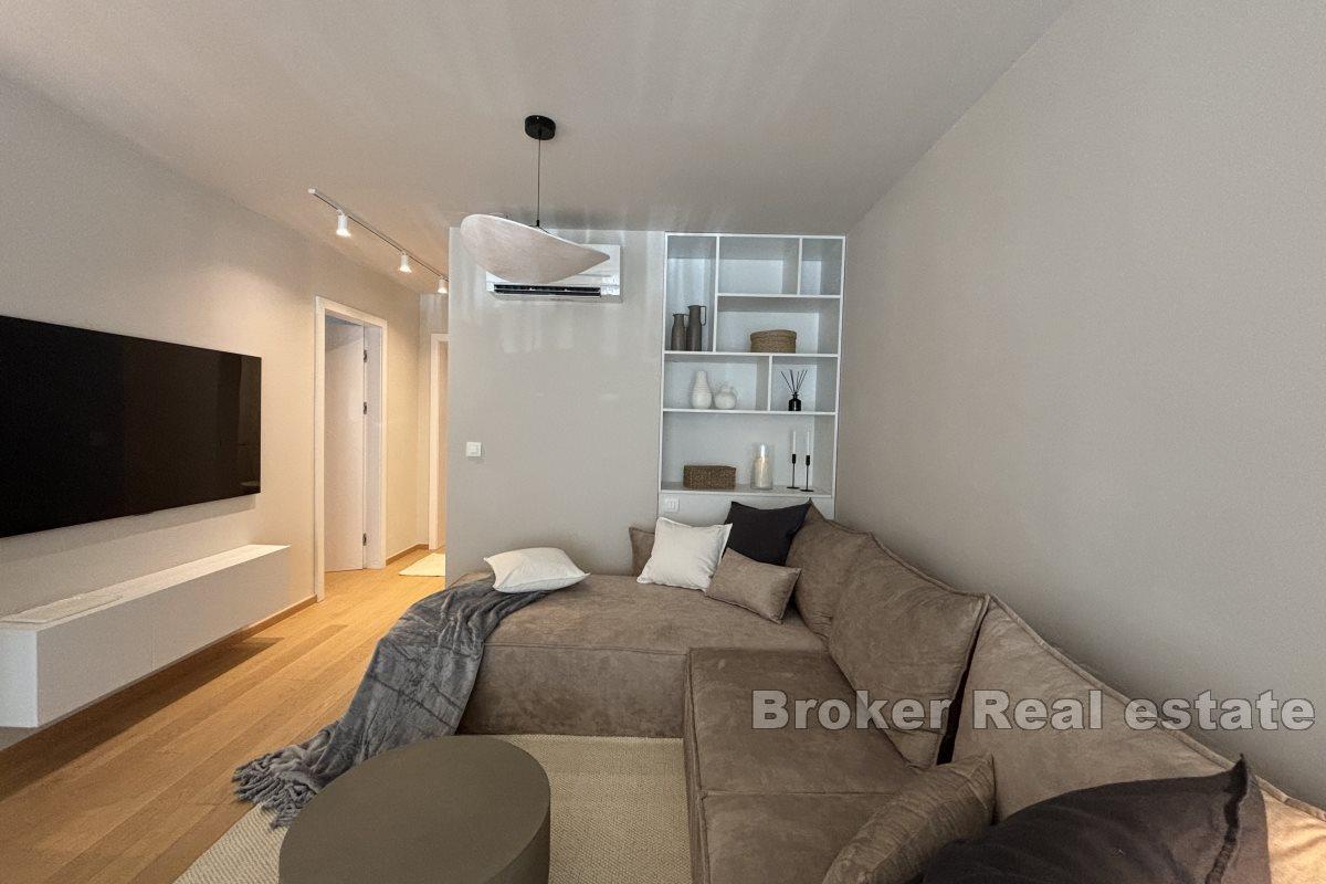 Luxurious three bedroom apartment (FIRST MOVE IN)