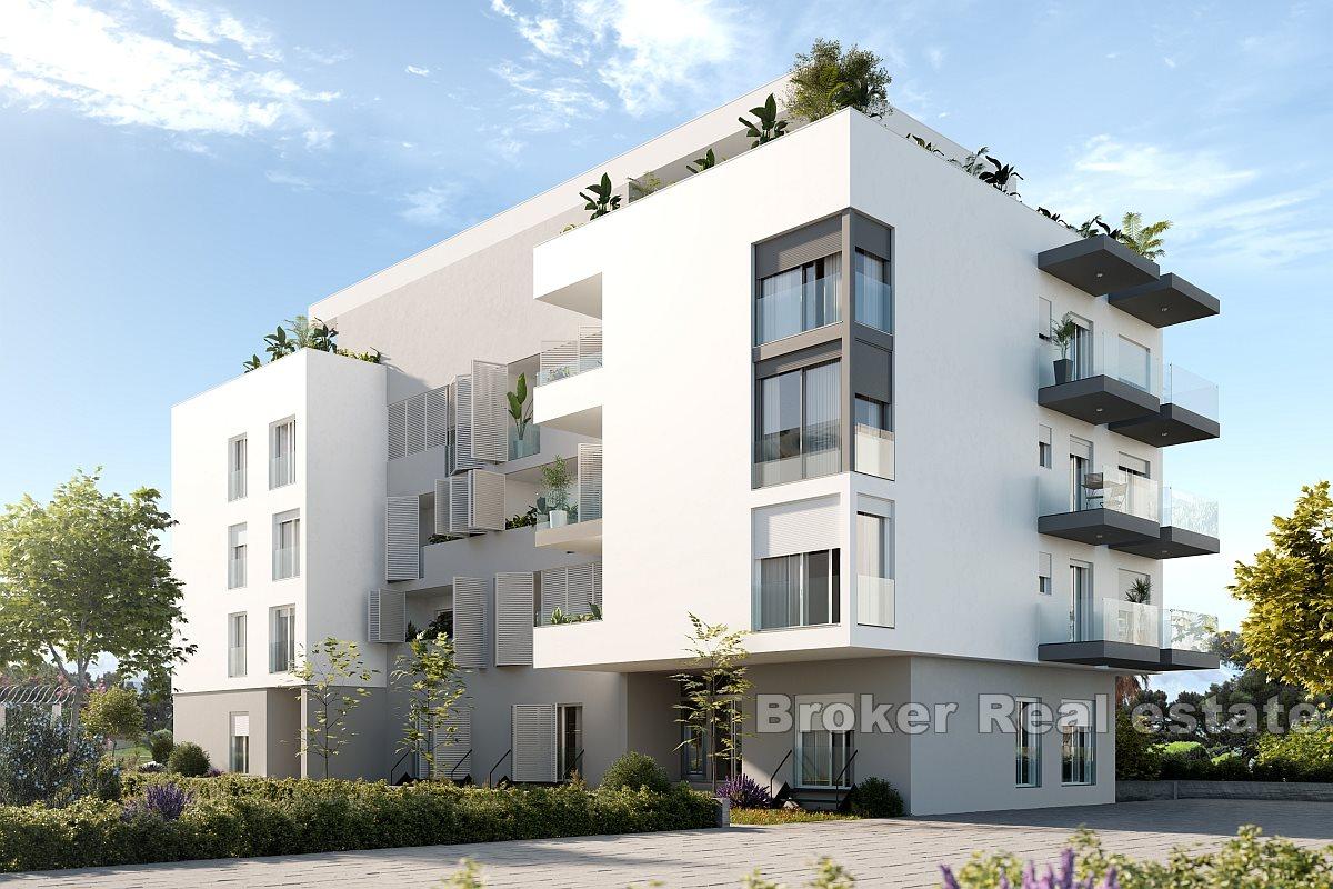 Luxuswohnungen in einem Neubau mit Meerblick