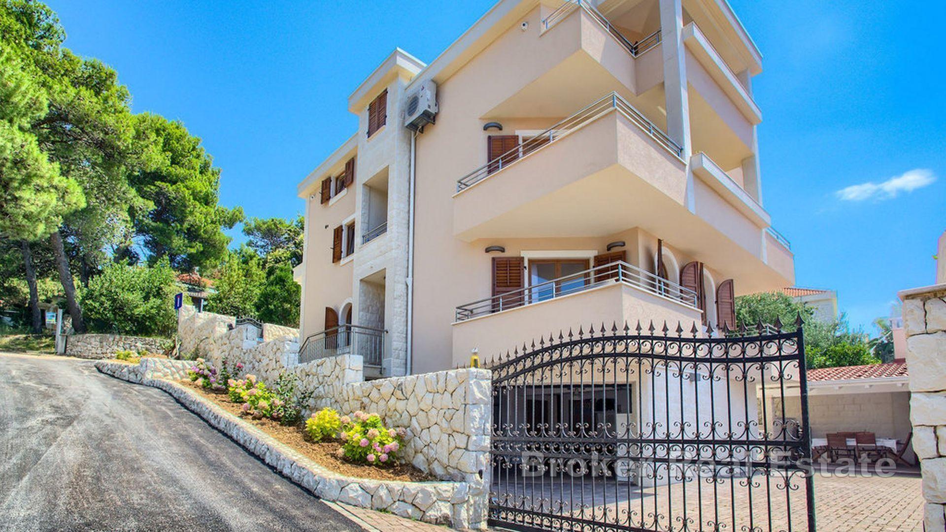 Villa de luxe avec vue panoramique sur la mer