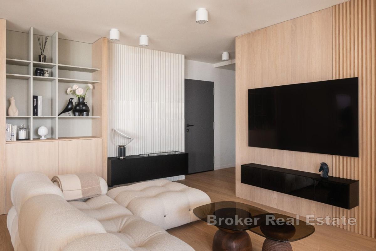 Luksusowy apartament z dwiema sypialniami i widokiem na morze