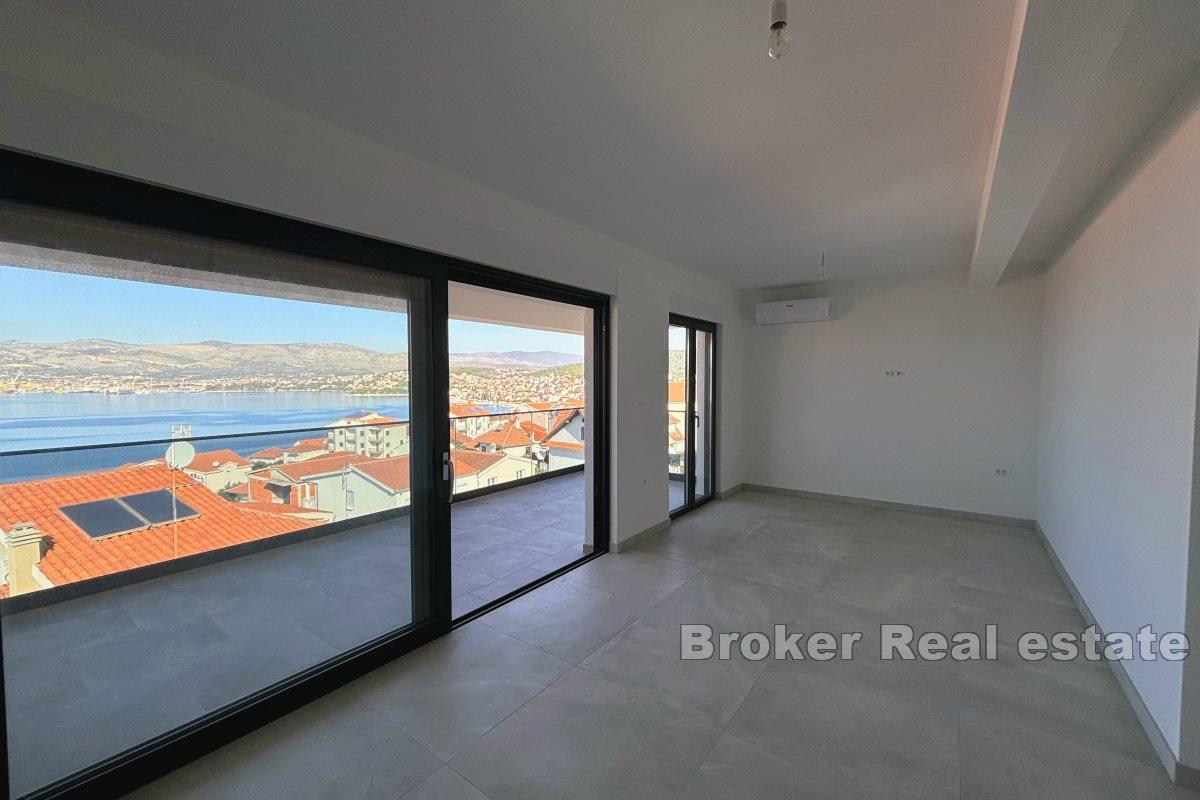 Penthouse avec vue sur la mer et terrasse sur le toit