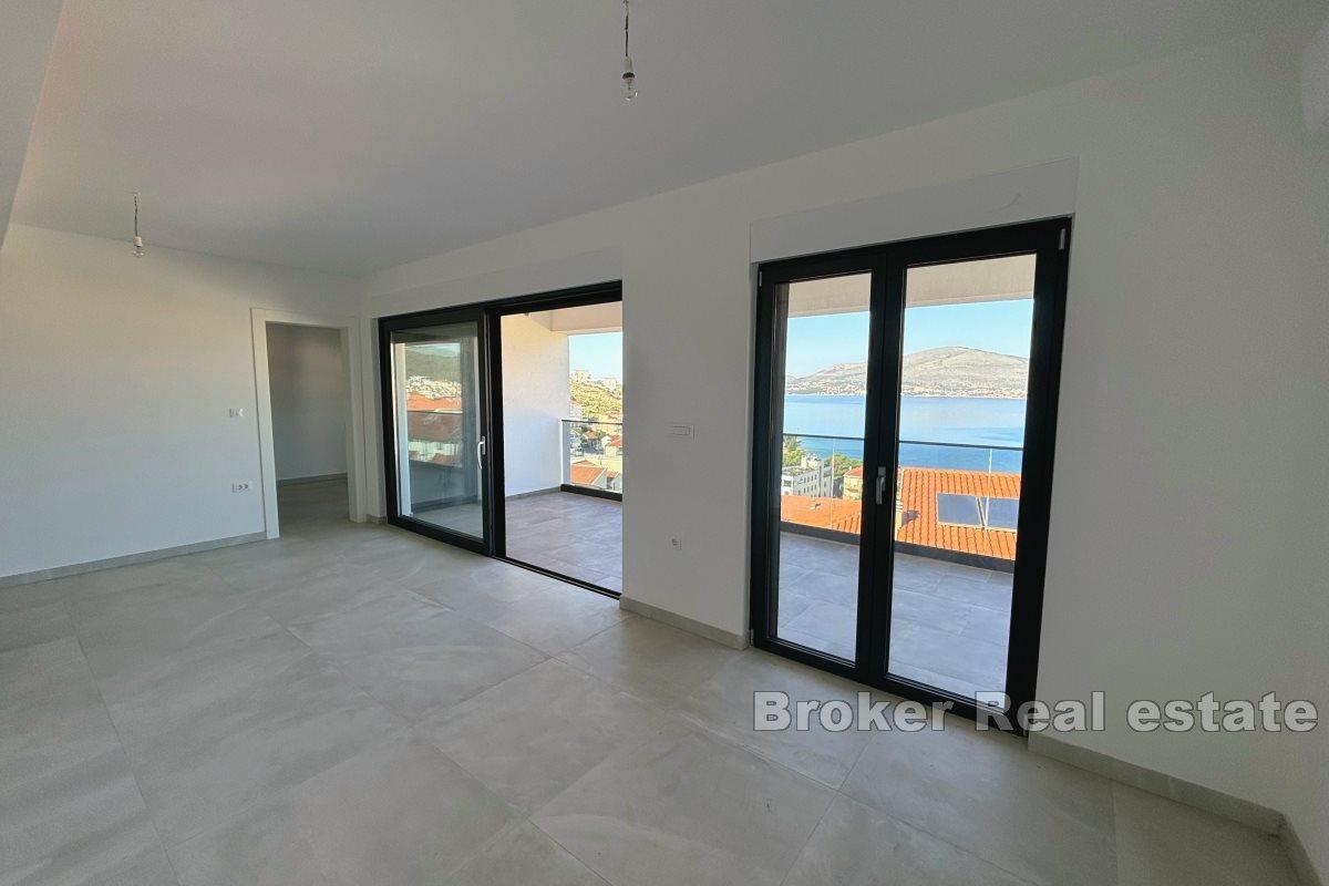 Penthouse avec vue sur la mer et terrasse sur le toit